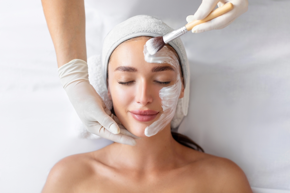 ¿Cuál es el mejor tratamiento facial para la piel madura?